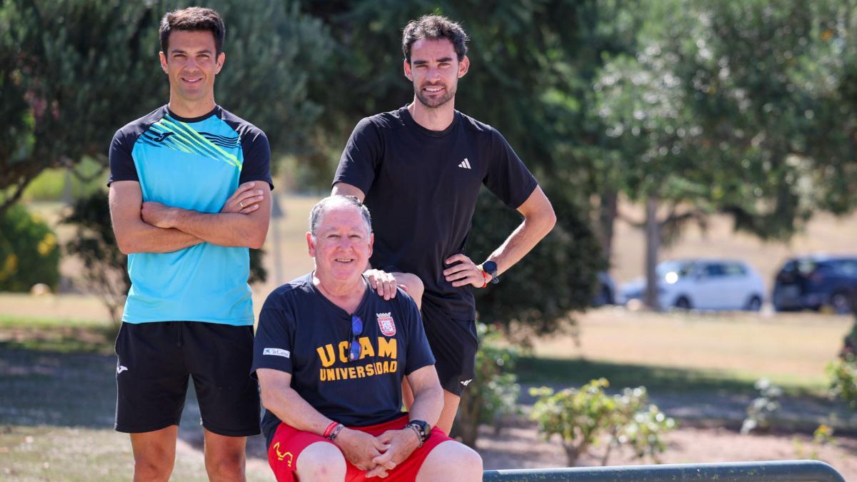 Miguel Ángel López, Álvaro Martín y el laureado entrenador José Antonio Carrillo