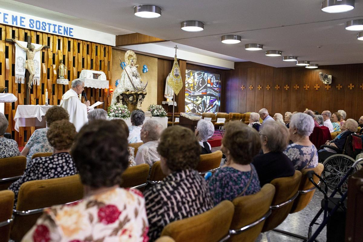 La Virgen de la Montaña en la Residencia Cervantes de Cáceres