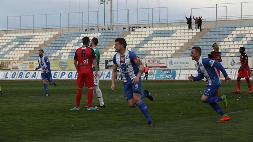 El Mérida recula y pone a Nafti en el banquillo para intentar salvarse