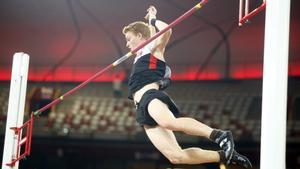 Shawn Barber, durante el concurso en Pekín 2015