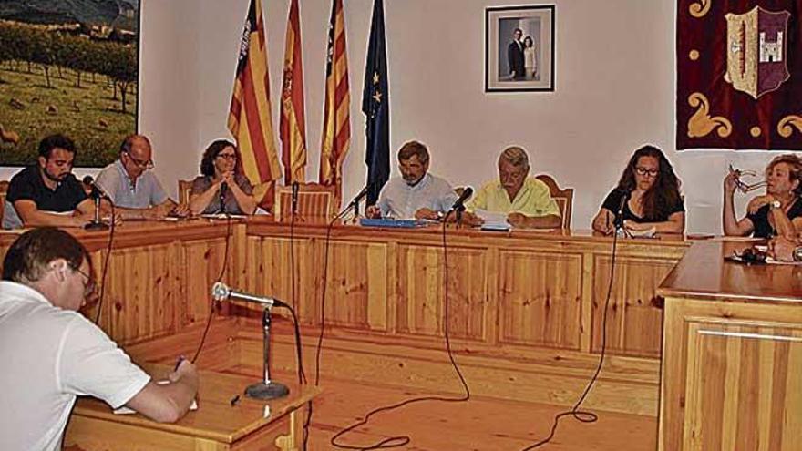 Imagen de un pleno celebrado en Consell esta legislatura.