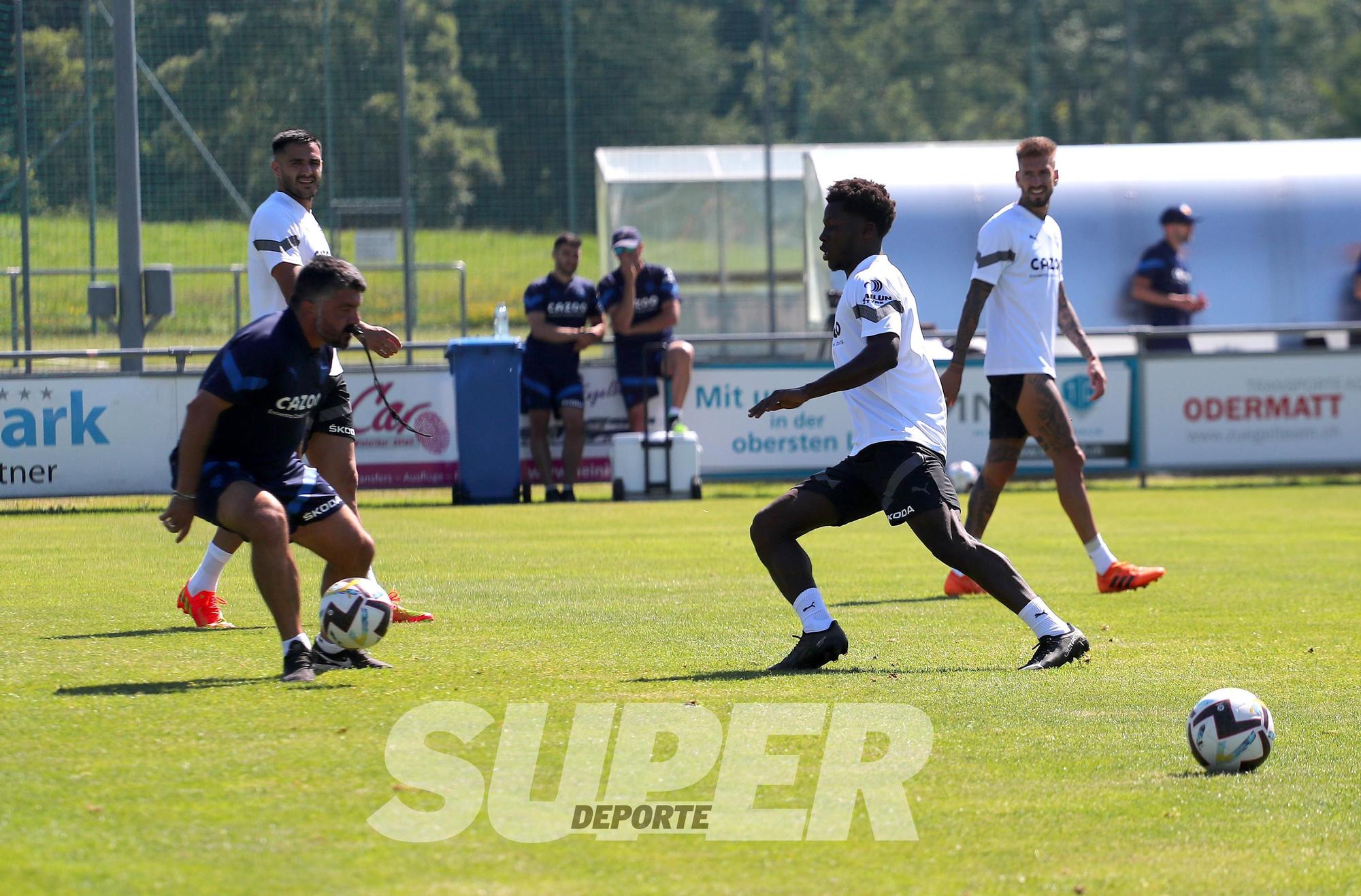 Entrenamiento matutino del Valencia CF en Suiza