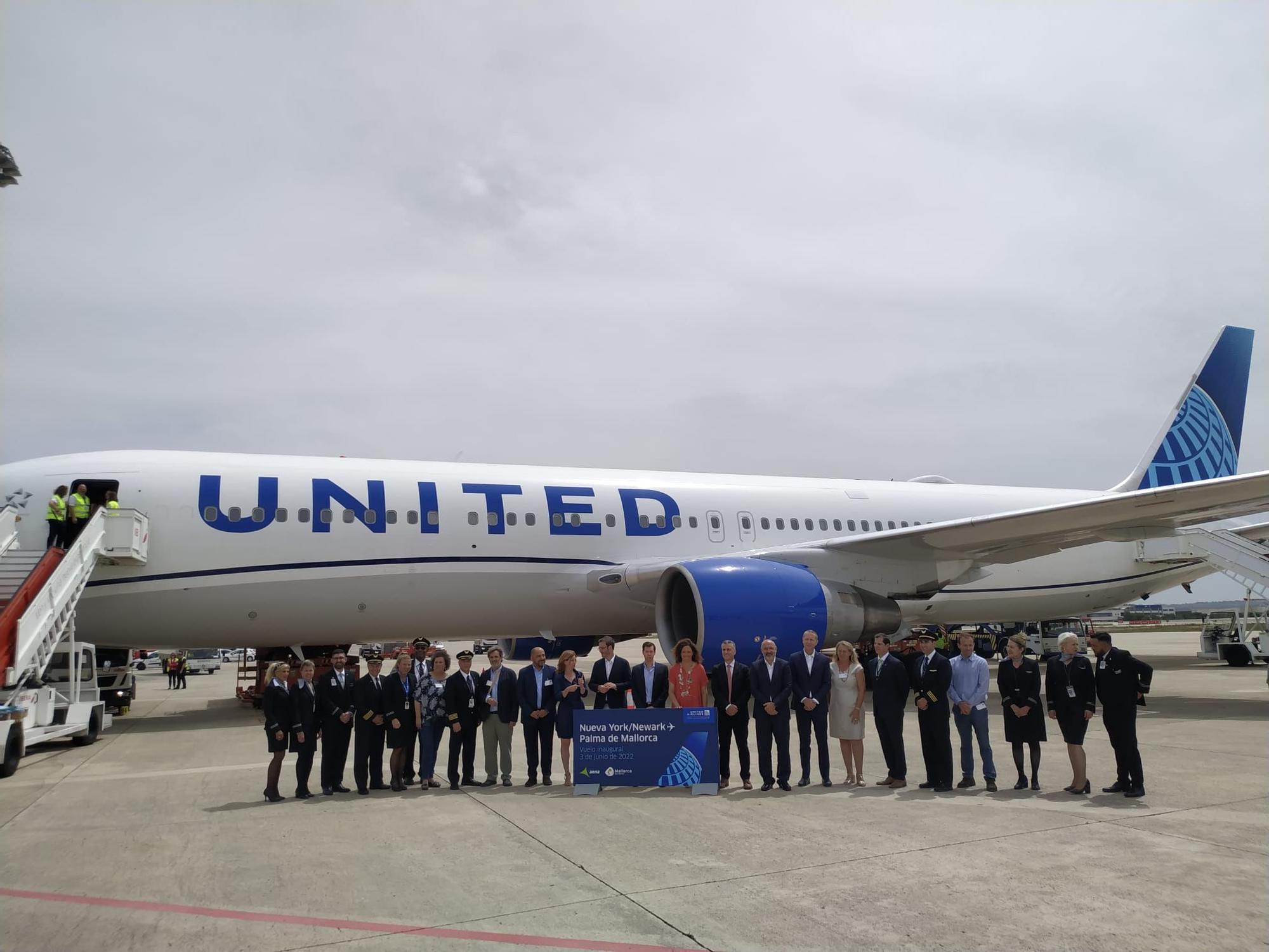 Llega a Mallorca el primer vuelo Nueva York-Palma sin baño de mangueras