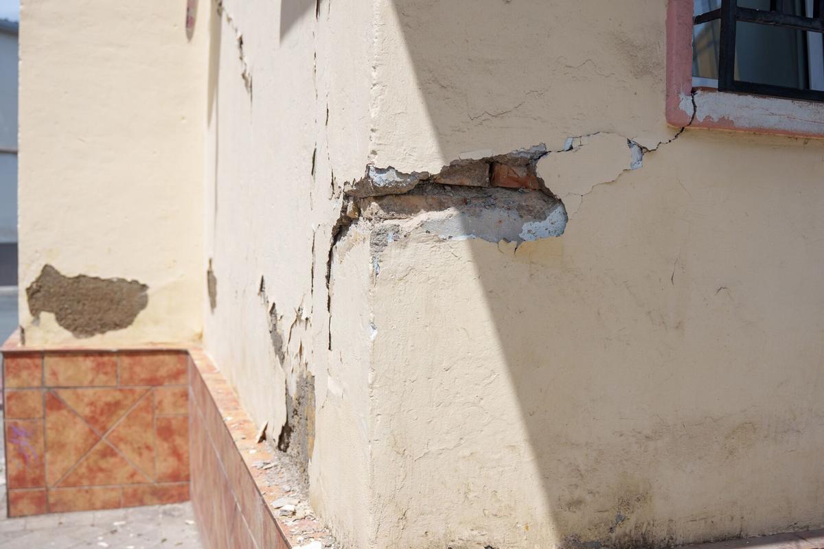 Consecuencias del terremoto de magnitud 5 en edificios y viviendas de la ciudad de Granada. Consecuencias del terremoto de magnitud 5 en edificios y viviendas de la ciudad de Granada.