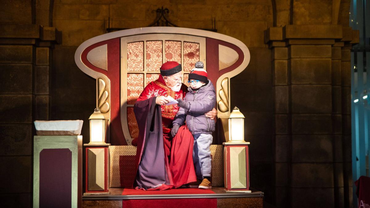 Així ha estat l'arribada del Príncep Assuan a Manresa