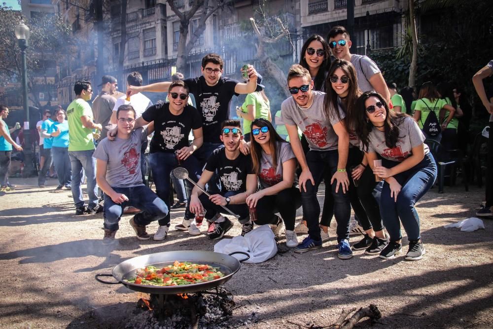 Los universitarios celebran sus paellas en Alcoy