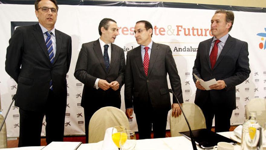 Victorino Lluch y Juan Antonio Alcaraz, de CaixaBank, Javier González de Lara y F. Montesinos.