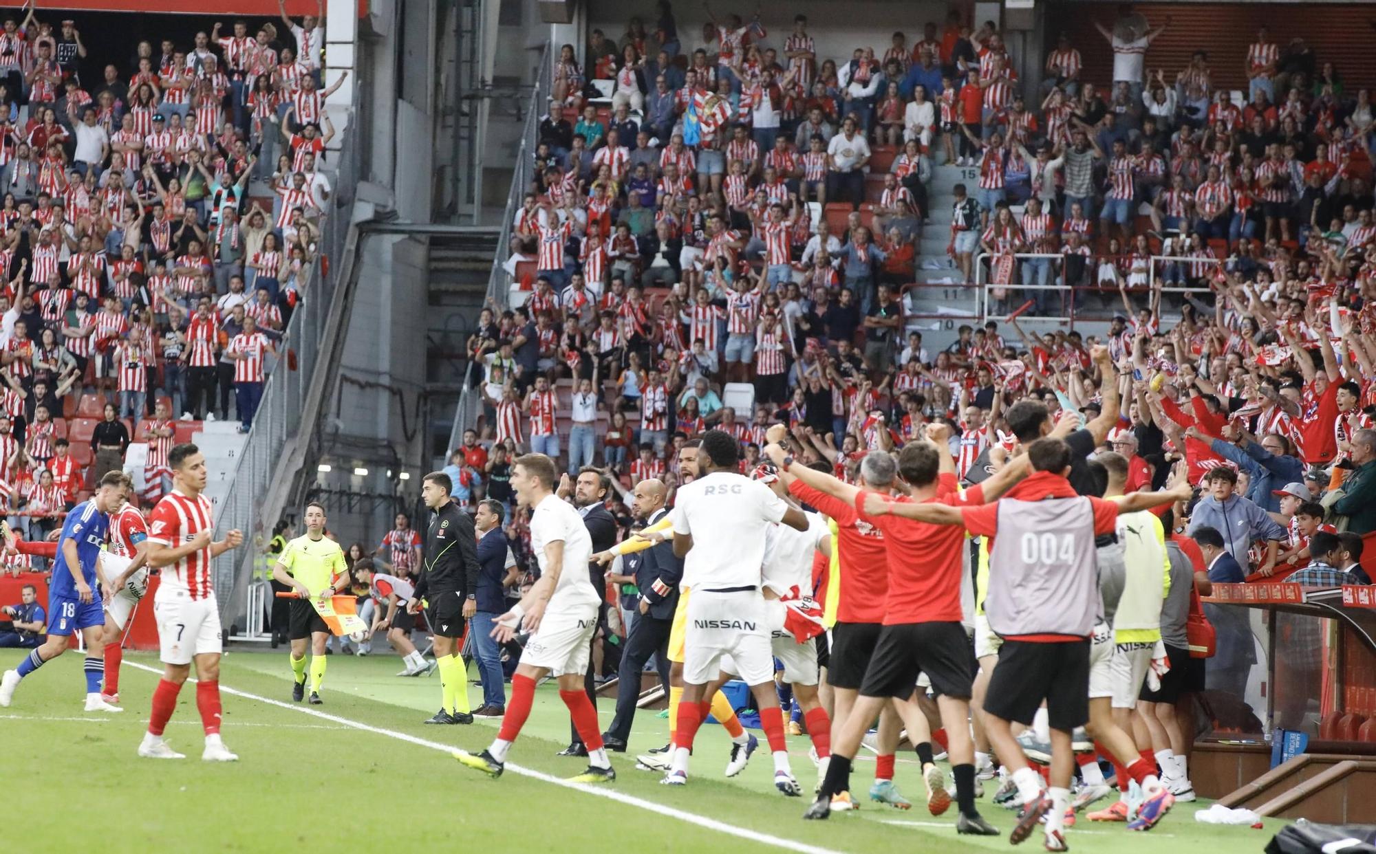 Derbi asturiano: las imágenes del partido entre el Sporting y el Oviedo en El Molinón