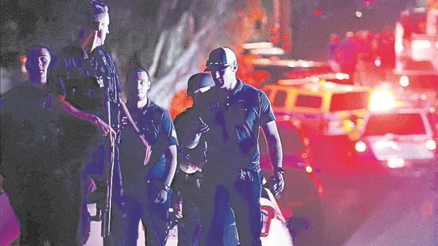 Cuatro fallecidos tras un tiroteo en un festival en California