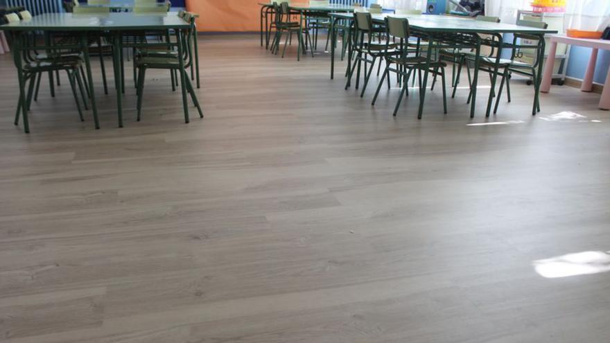 Los alumnos del centro han estrenado un nuevo suelo laminado flotante. | ISABEL SAUCO