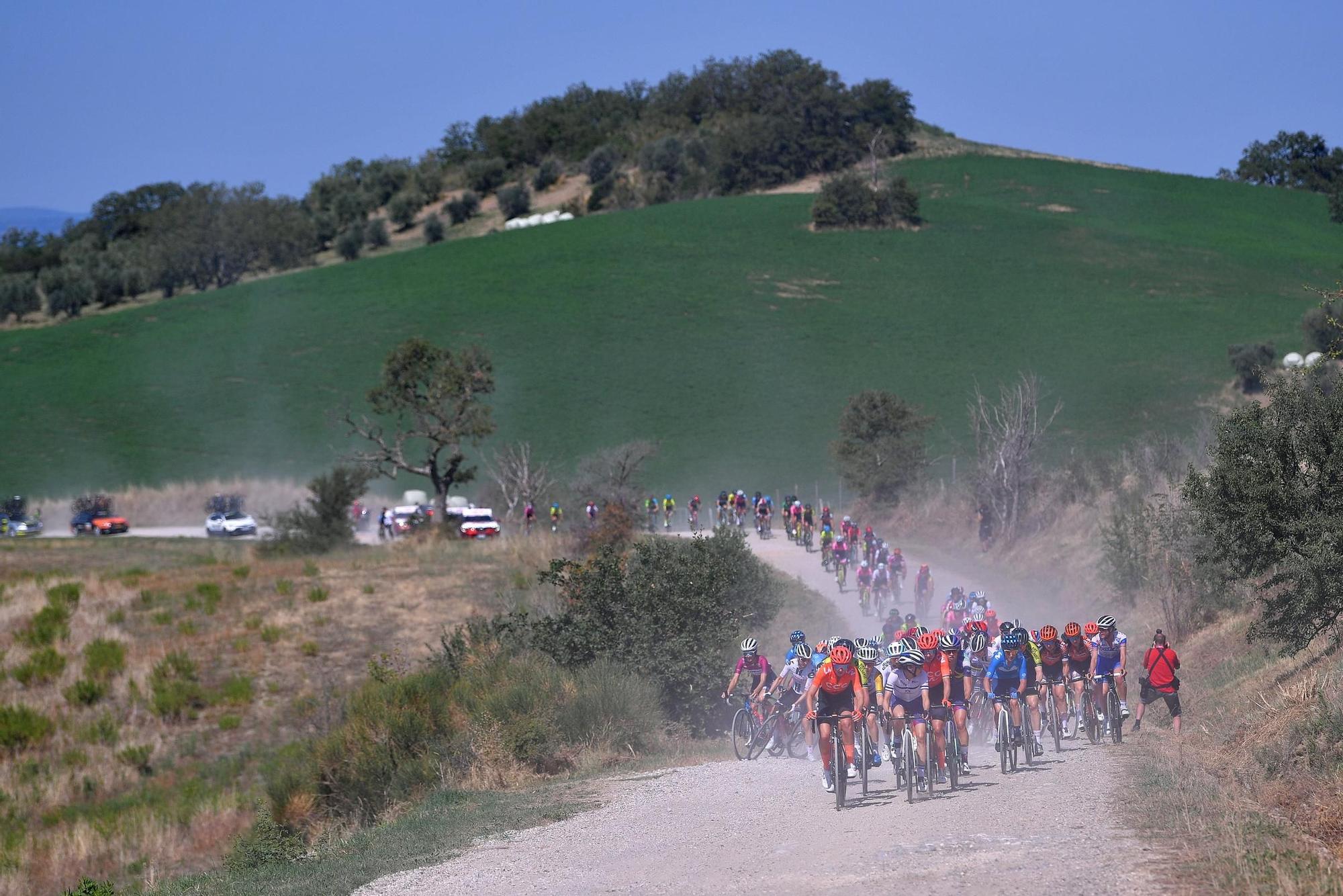 Van Vleuten gana la etapa del Giro Rosa con 'starrato'