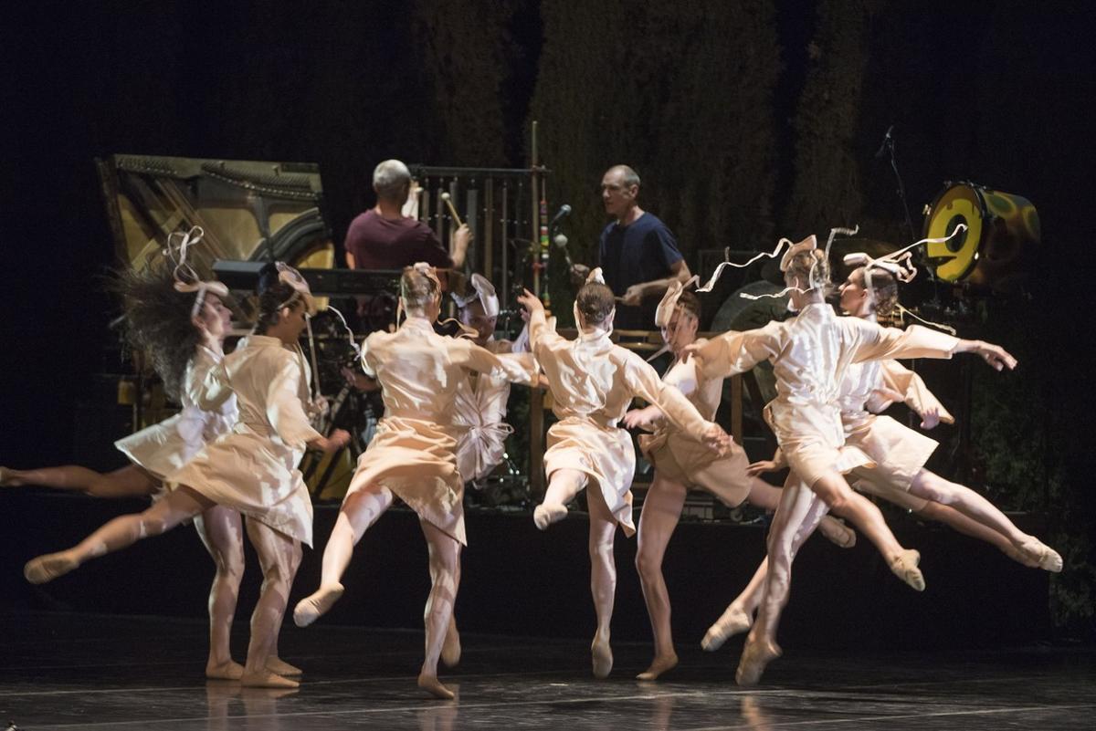 GRA520  GRANADA  04 07 2017 - Integrantes de la compania suiza de ballet  el Bejart Ballet Lausanne  durante su actuacion esta noche en el Teatro del Generalife  incluido en el Festival Internacional de Musica y Danza de Granada  EFE   Miguel Angel Molina