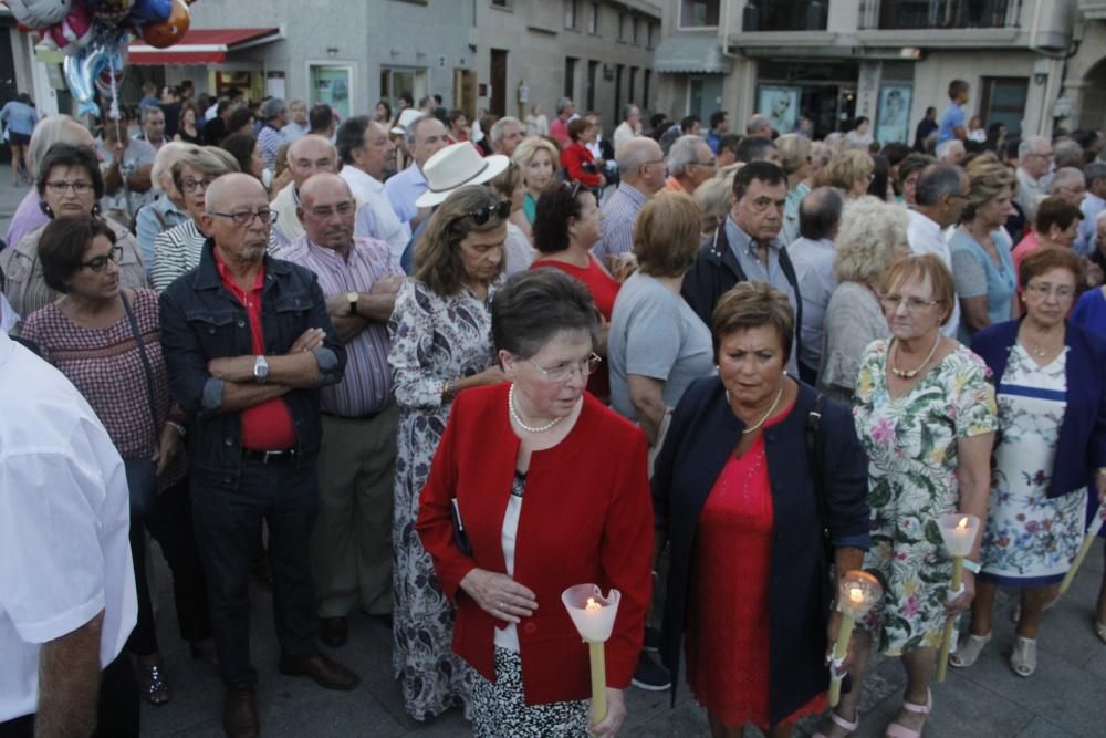 Un Cristo entre el fervor de la multitud. // Santos Álvarez