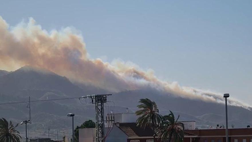 Incendio en la Sierra de Carrascoy, en Alhama