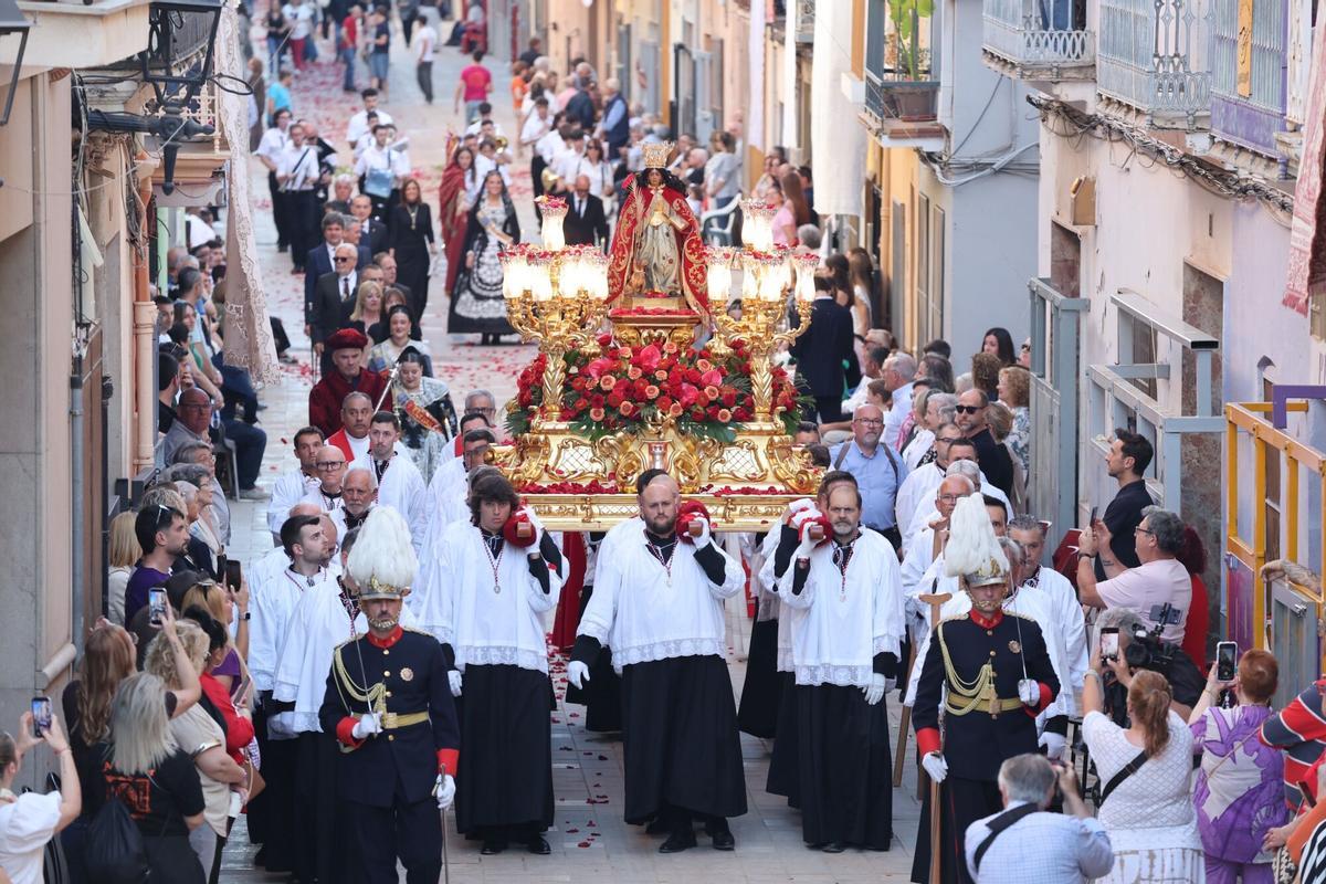 Almassora muestra su devoción a su patrona