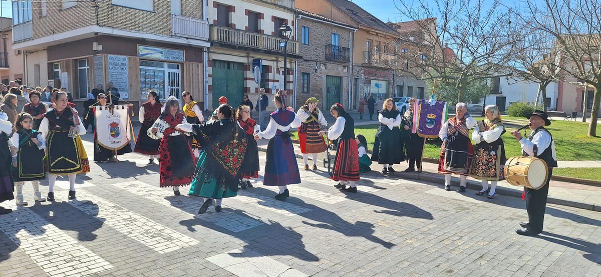 GALERÍA | Las mujeres de Tábara bailan a Santa Águeda