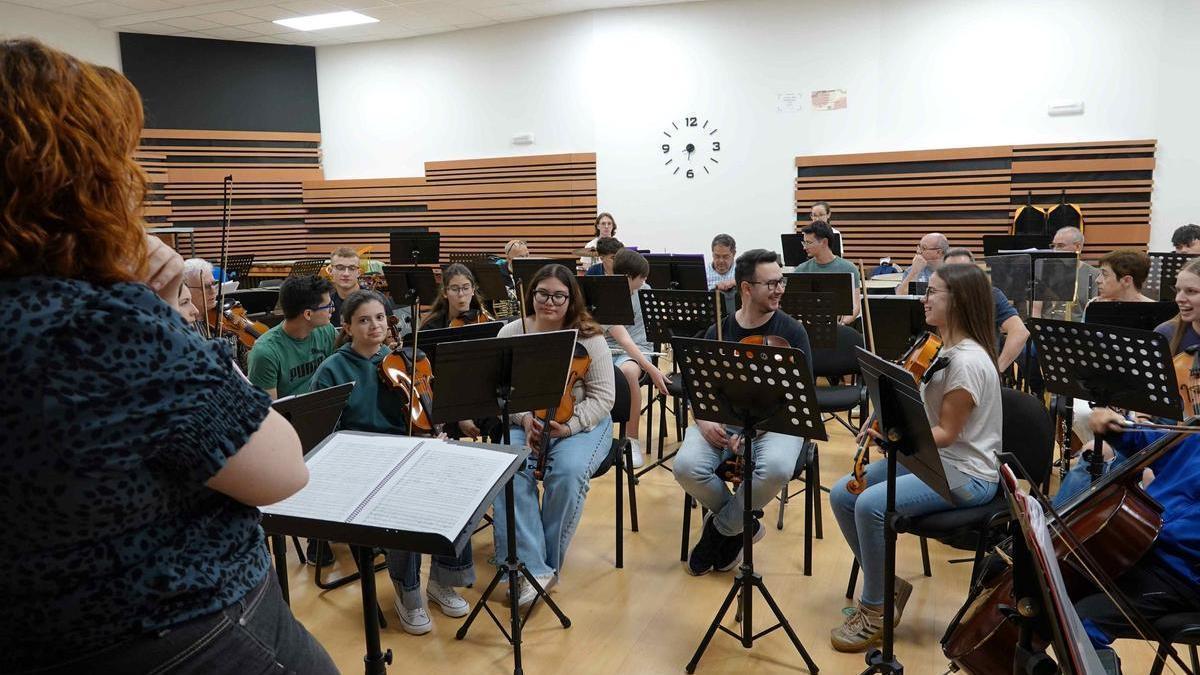 Un ensayo de la Orquestra de la SAM de Alginet previo al estreno de la obra.