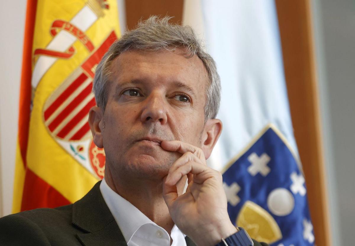 El presidente de la Xunta, Alfonso Rueda, en un momento de la entrevista