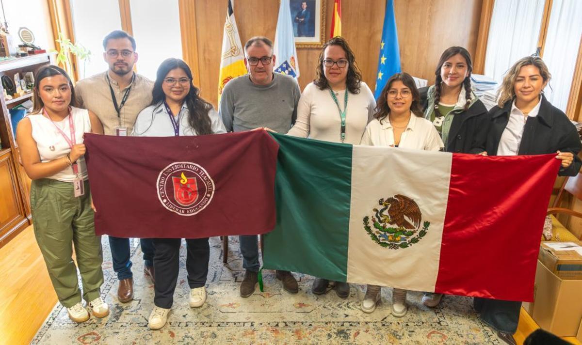 El grupo de estudiantes mexicanos fue recibidos por el alcalde de Xinzo. | CEDIDA