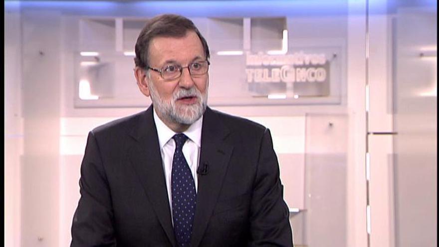 Rajoy parafrasea a Tarradellas: "En política se puede hacer de todo menos el ridículo"