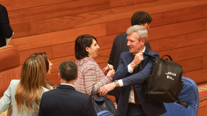 una Xunta «en perfecto estado de revista» mientras la oposición critica el «deterioro» en sanidad y vivienda