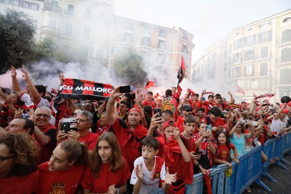 Real Mallorca feiert den Aufstieg mit seinen Fans