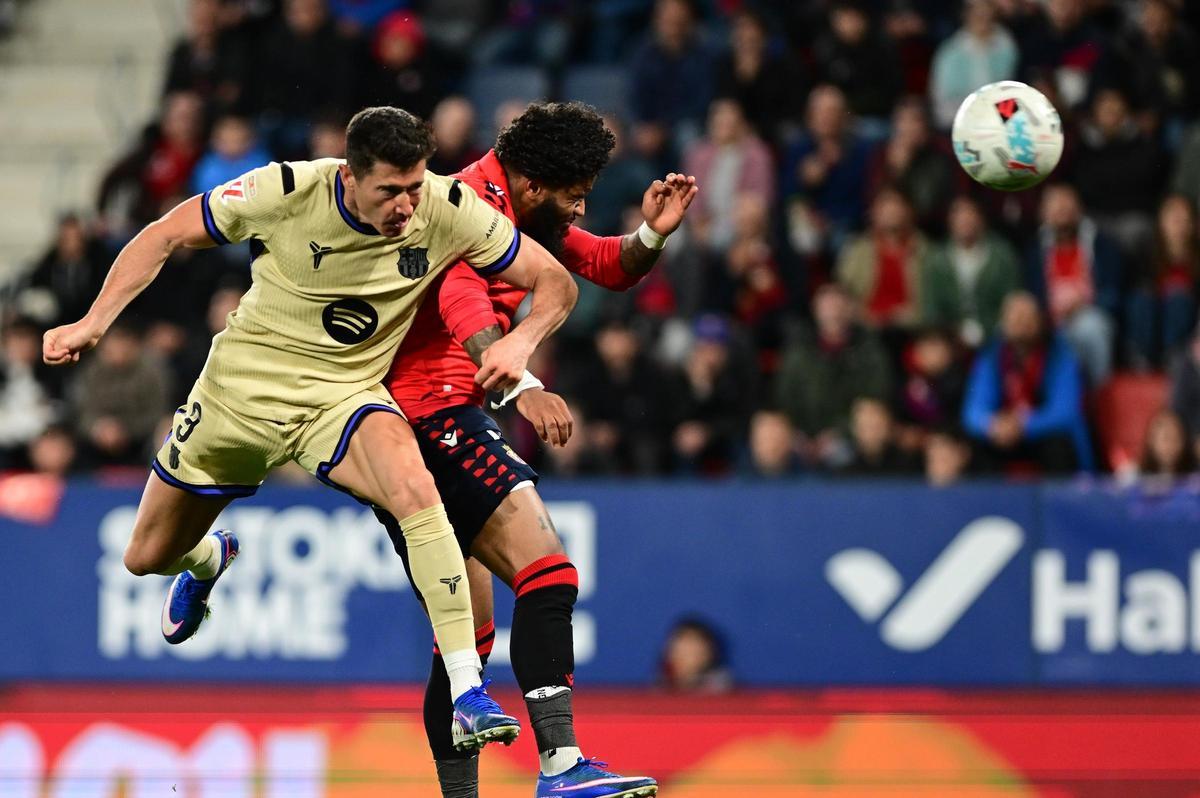 Lewandowski s'avança a Boyomo i fa el primer gol del partit