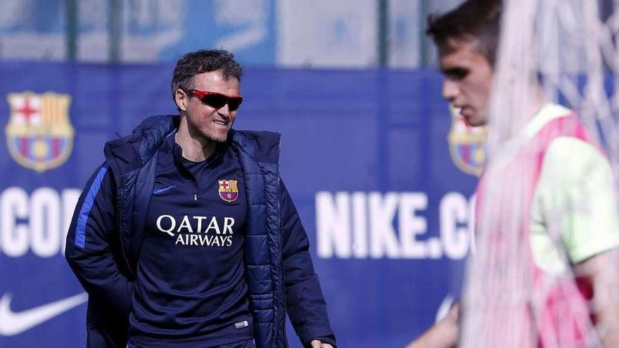 Luis Enrique, durante el entrenamiento de ayer del Barcelona. // Efe