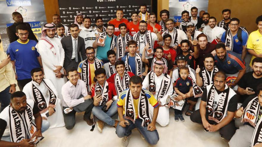 Pablo Aimar y David Villa, con el Valencia CF en Arabia Saudí