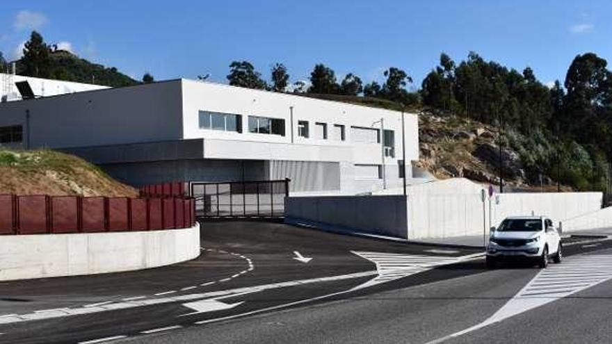 Fachada del nuevo instituto de Soutomaior. // FdV