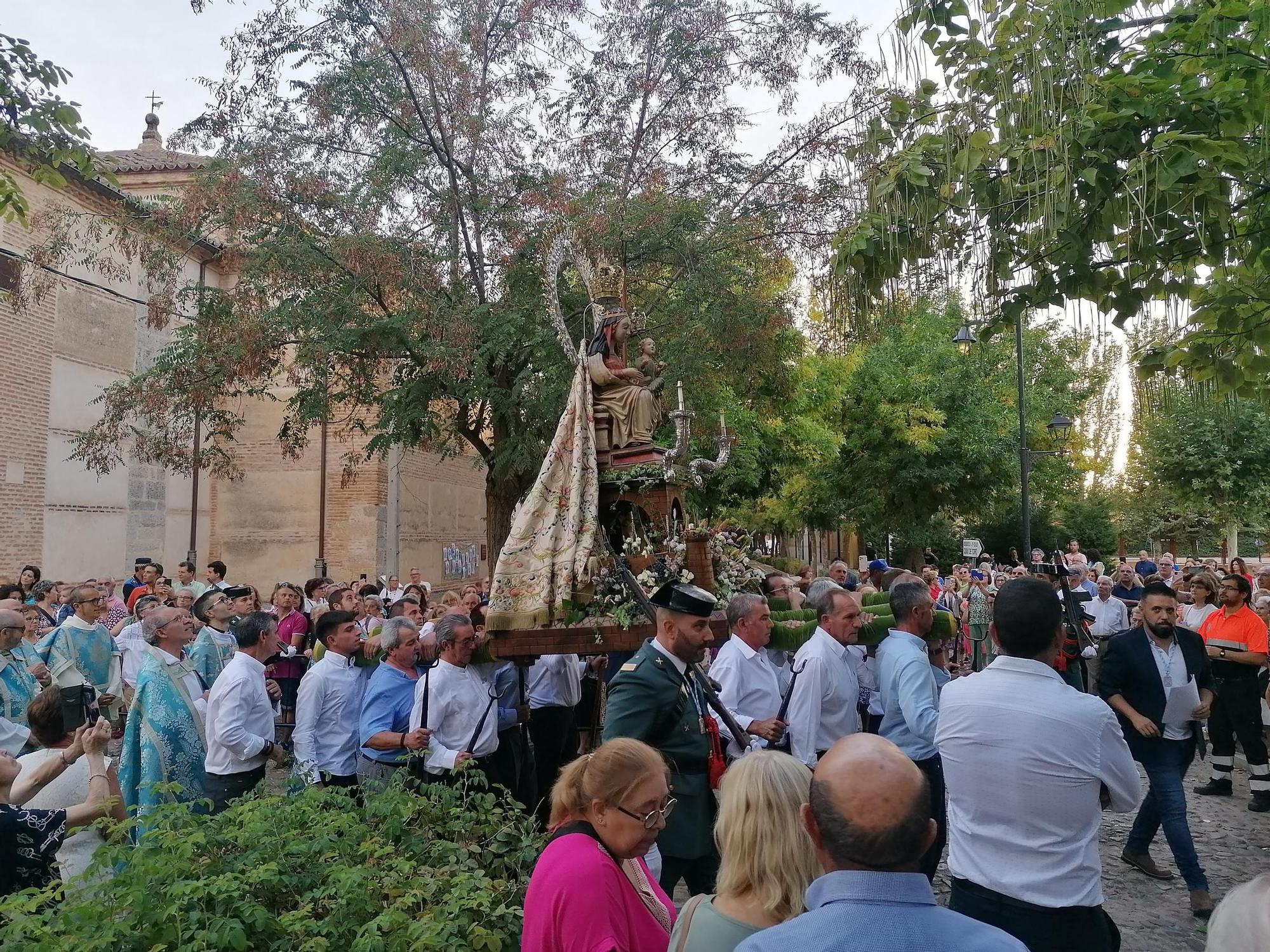 GALERÍA | Toro arropa a su patrona en una procesión histórica