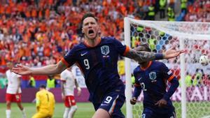 Países Bajos, clasificado a octavos de final como inesperada tercera del Grupo D