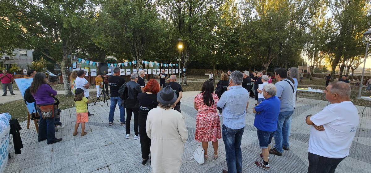 Acto informativo de la Plataforma Augas Limpas en Aldán-O Hío, por su primer aniversario.  // FdV