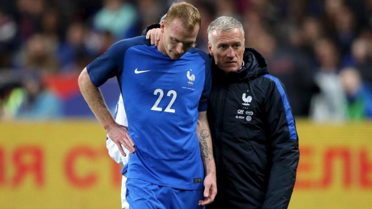 Mathieu, durante el encuentro entre Francia y Rusia en el que se lesionó.