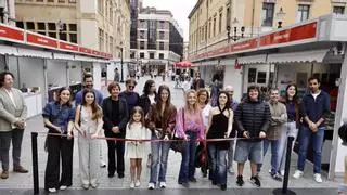 La Feria del Libro de Gijón arranca con el objetivo de mantener su "idilio" con los jóvenes: "Cada vez la sienten más suya"