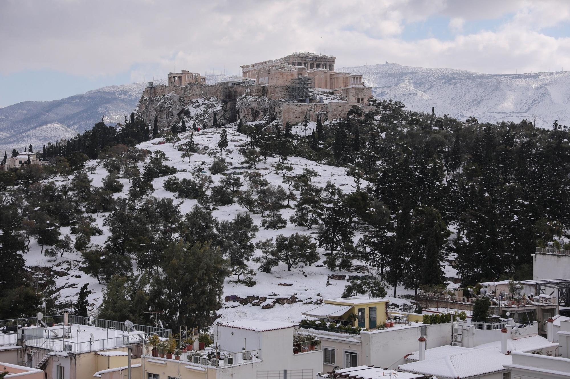 Grecia, bajo una gran nevada provocada por el temporal Elpis.