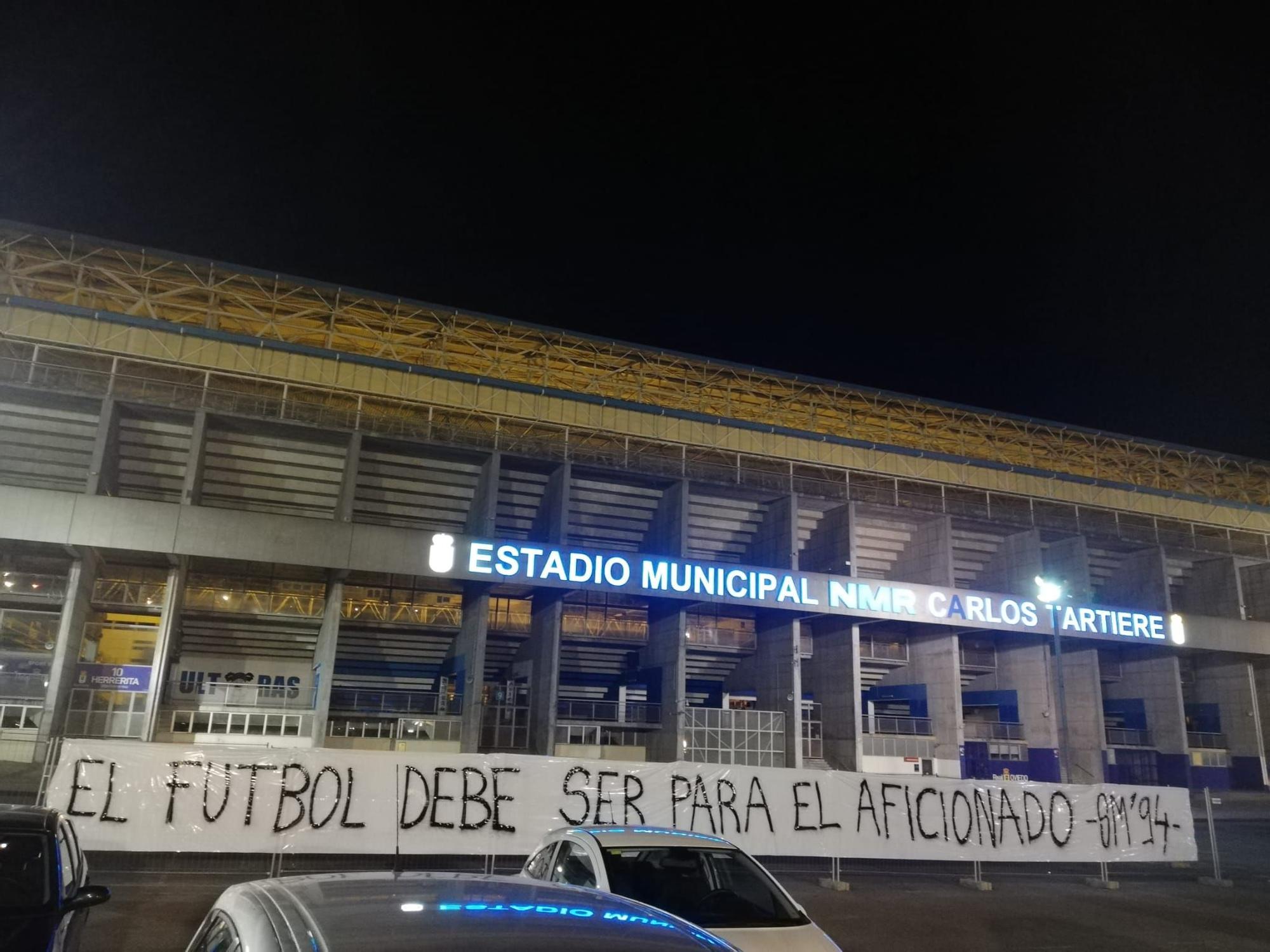 Pancartas en El Requexón y en el Tartiere