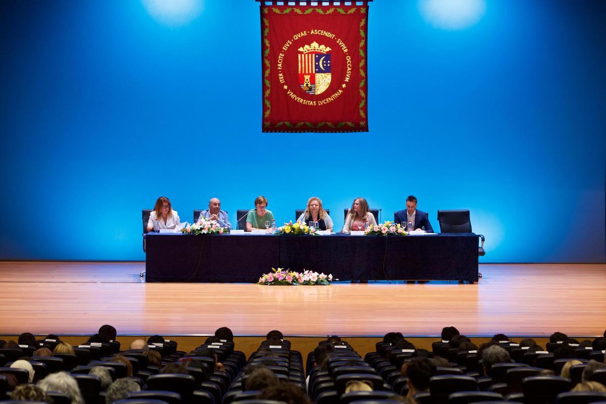 Acto de entrega en la Universidad de Alicante de los premios de las Olimpiadas del Saber