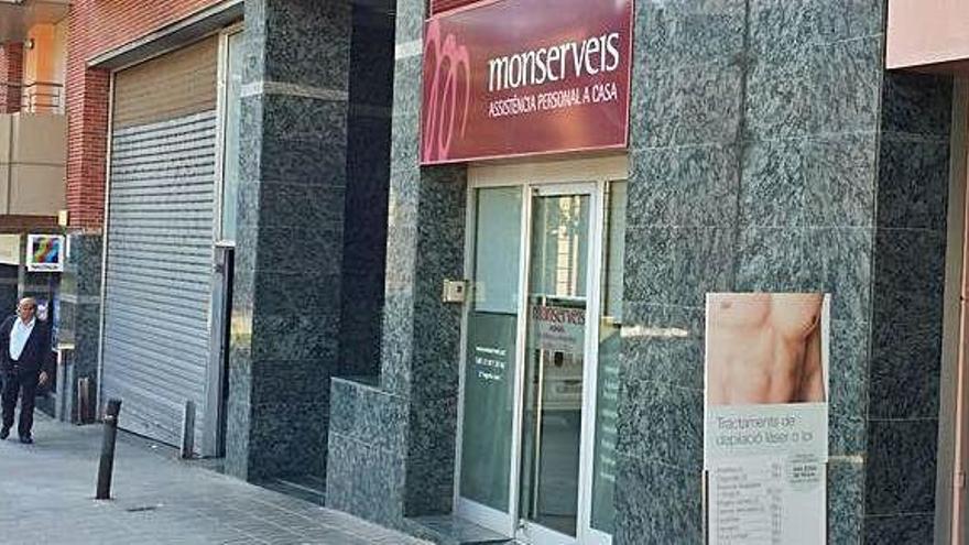 Façana de la seu manresana de Solubages SL, que opera amb el nom comercial de Monserveis