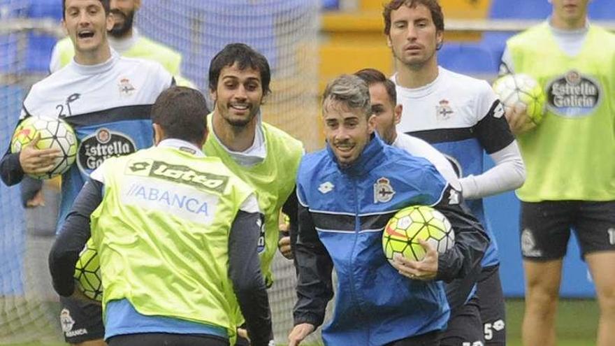 Luisinho, durante la sesión de ayer en Riazor.