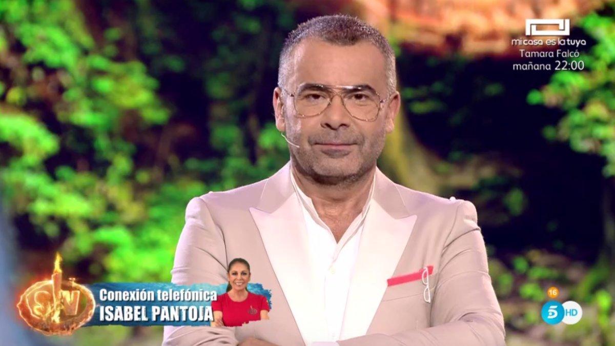 Jorge Javier Vázquez hablando con Isabel Pantoja en 'Supervivientes'