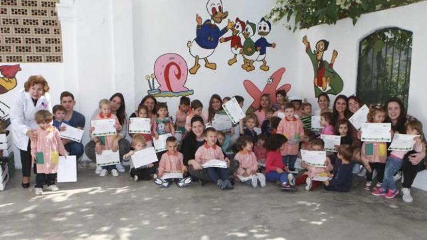 Castelló entrega los diplomas de «Apadrina el teu arbre» al centro infantil Enrique Odriozola