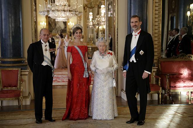 Doña Letizia en la cena de gala ofrecida en Buckingham Palace