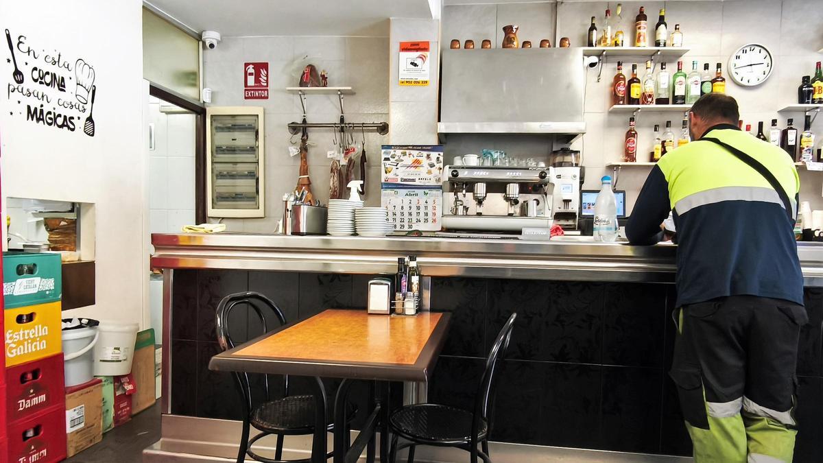 La barra del bar restaurante Fandi.