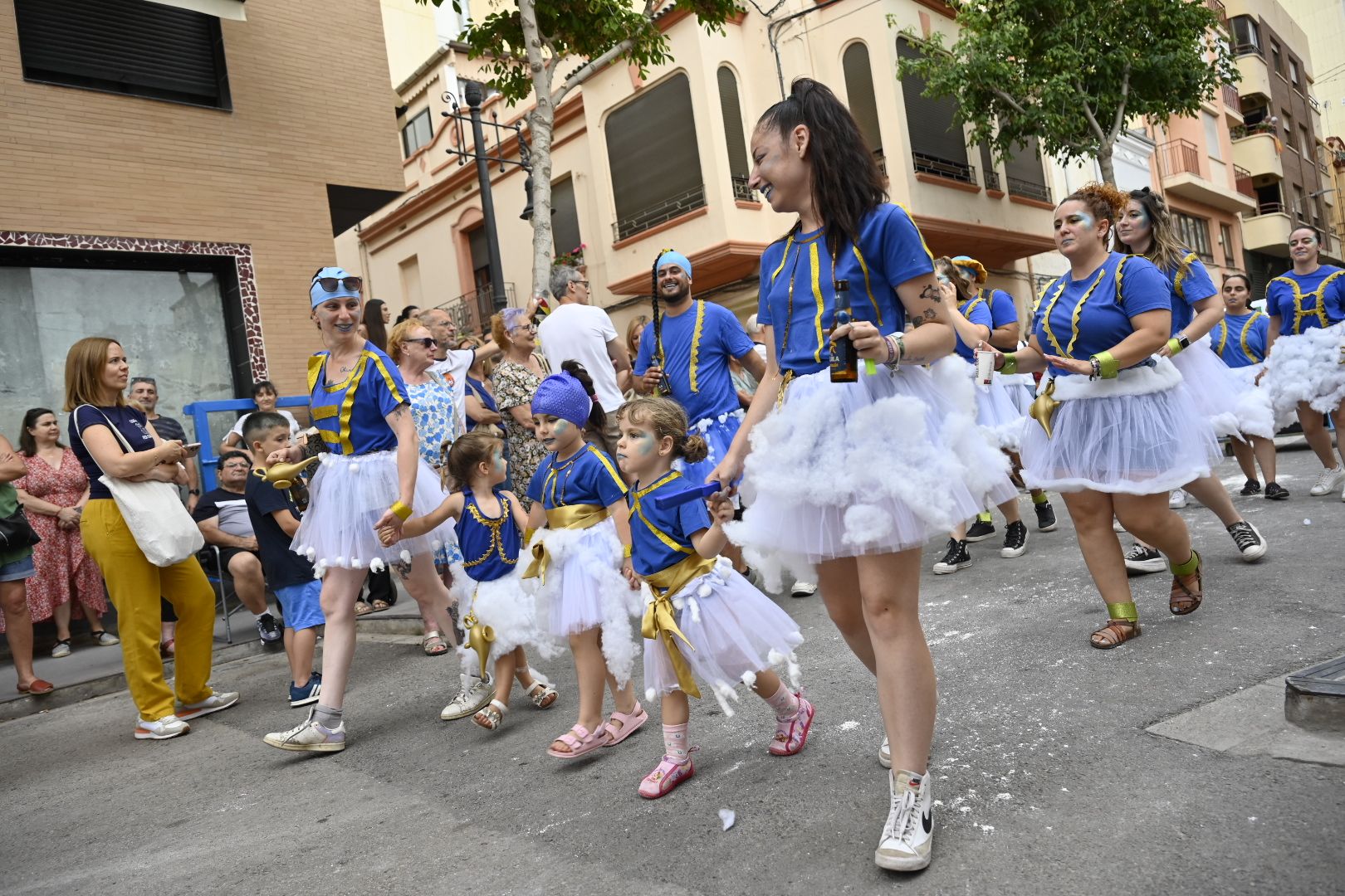 Imaginación y humor al poder en el desfile de las collas del Grau