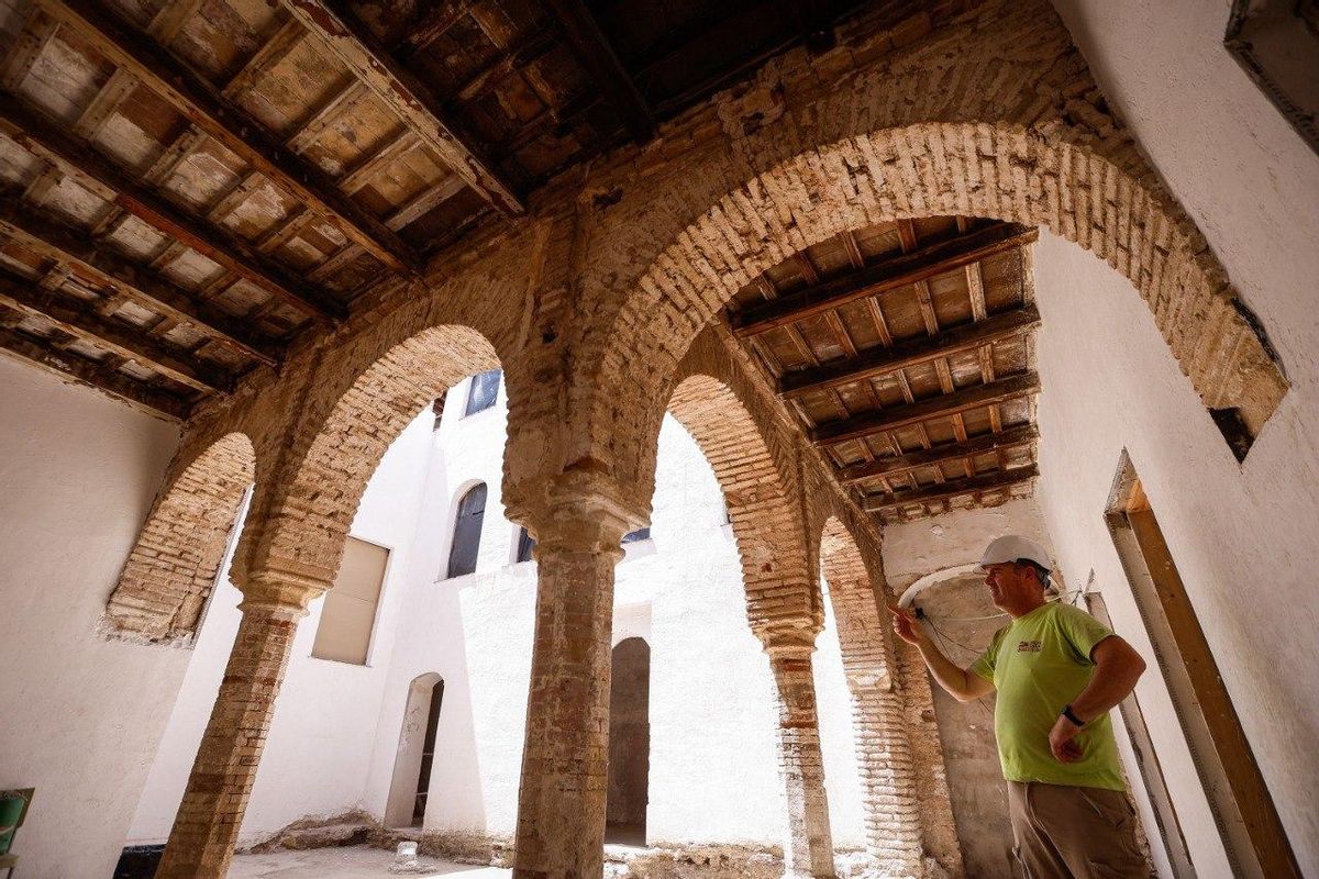 Obras del hotel Las Flores, en la calleja del mismo nombre.