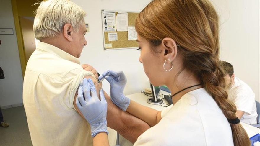 Extremadura necesita 500 enfermeros más para alcanzar la media nacional