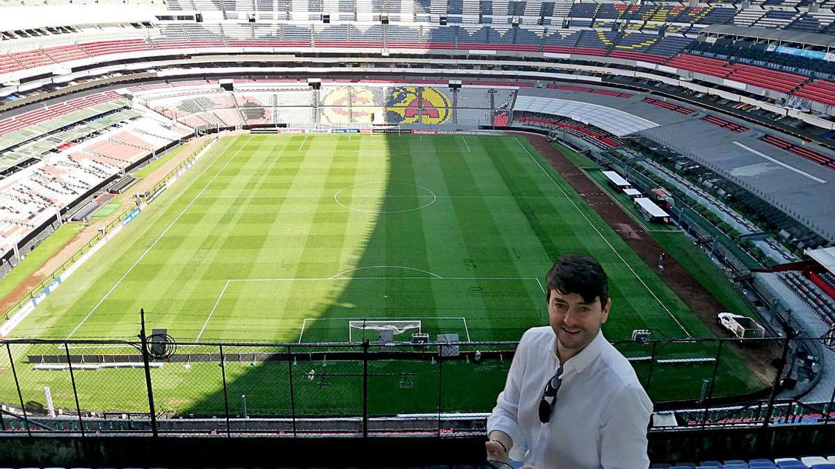 Carrasco, en el Estadio  Azteca, México, cuya  remodelación prepara