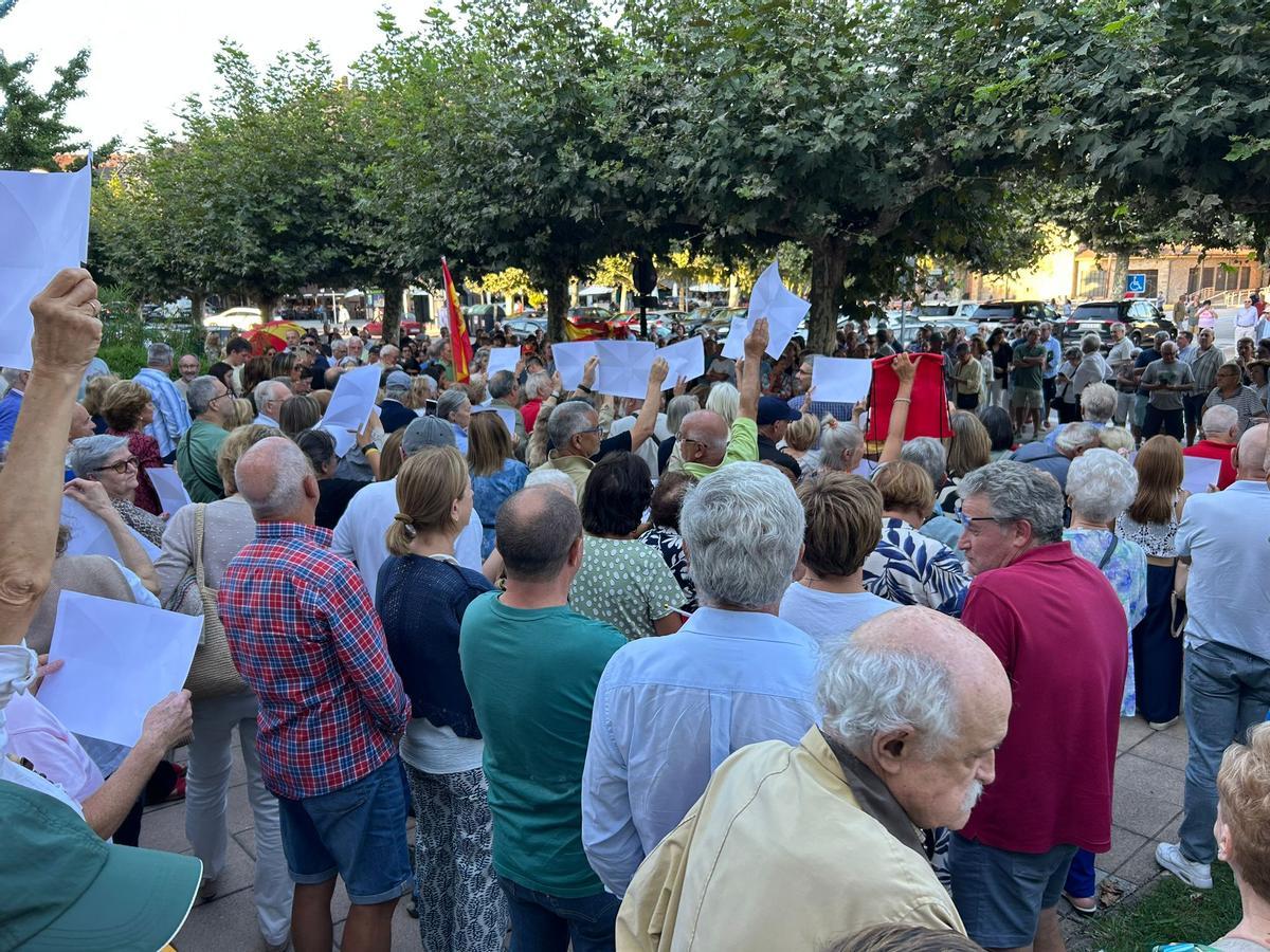 EN IMÁGENES: Castrillón se suma a las movilizaciones en apoyo a Ceuta