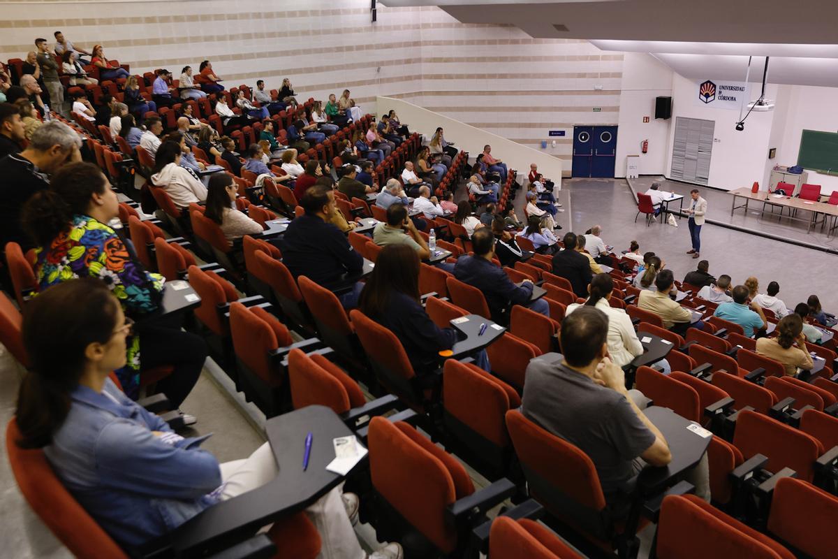 Imagen de archivo del examen de las oposiciones de portero del Ayuntamiento de Córdoba.